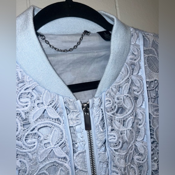 Women’s Chico’s LACK LABEL Lace Bomber Jacket Size 1 Medium - Picture 7 of 8